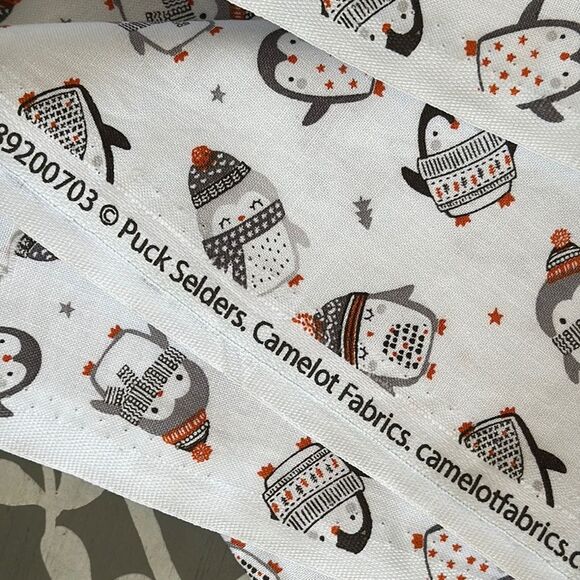 Penguin Print White Fabric - Picture 2 of 6
